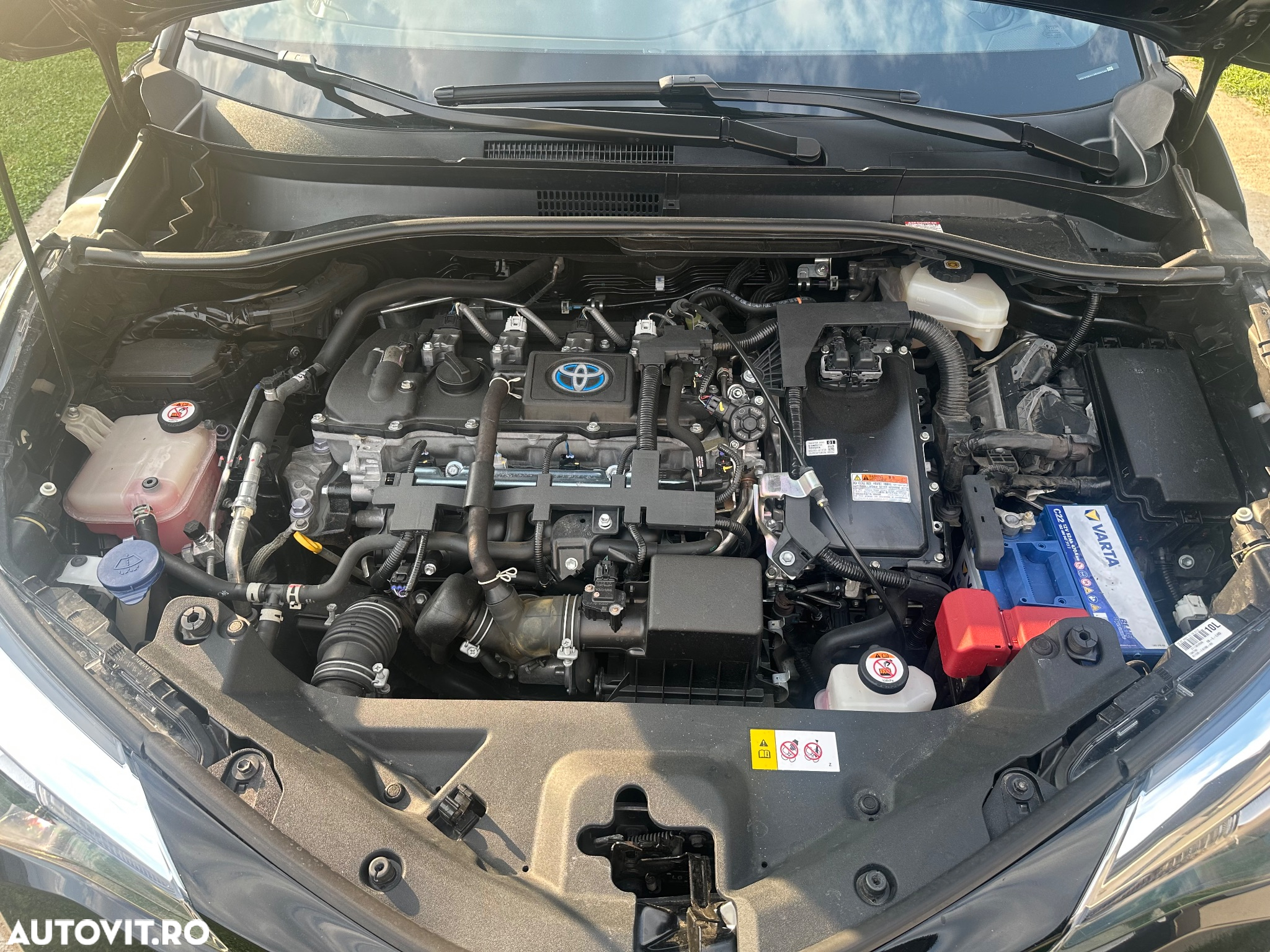 Toyota C-HR 1.8 HSD 122 CP 4x2 CVT C-lassy bi-tone - 13