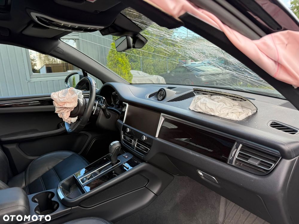 Porsche Macan T - 17
