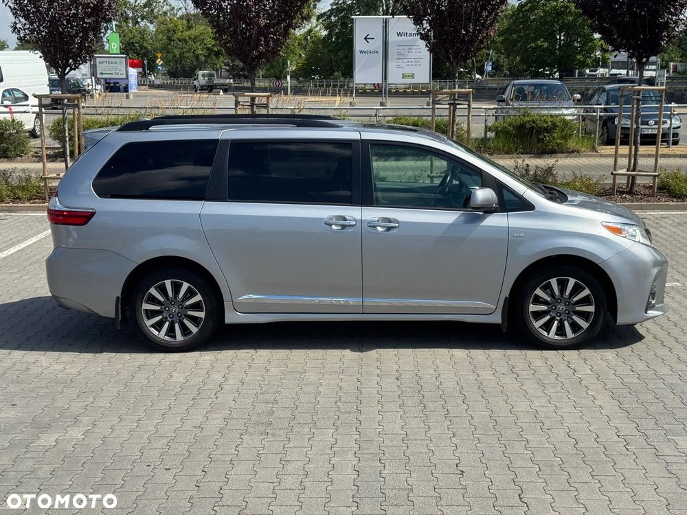 Toyota Sienna 3.5 V6 XLE AWD - 12