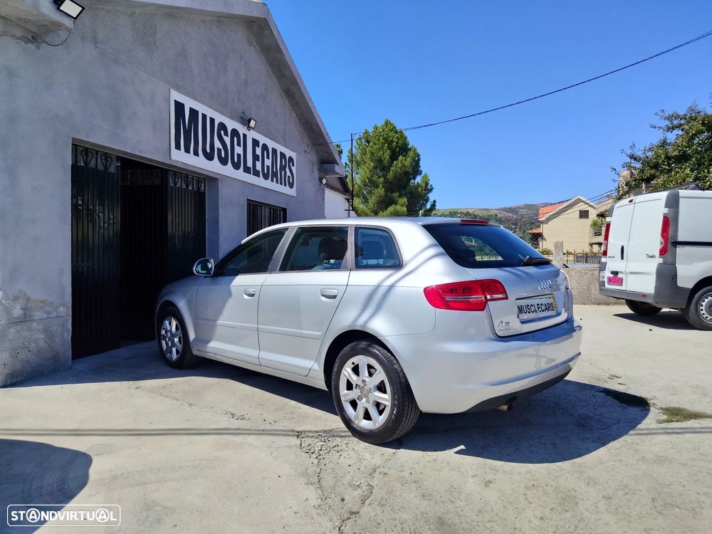 Audi A3 Sportback 1.6 TDI Attraction S-Tronic - 2