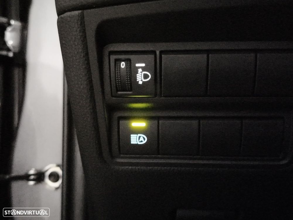 Toyota Yaris 1.5 HDF Comfort Plus - 17