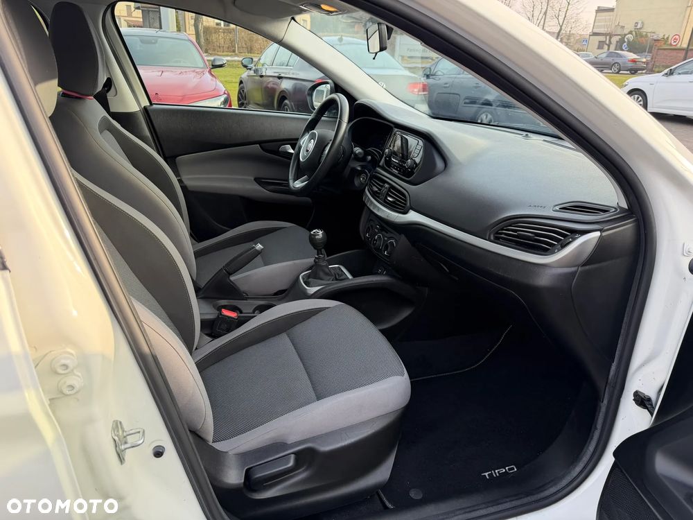 Fiat Tipo - 12