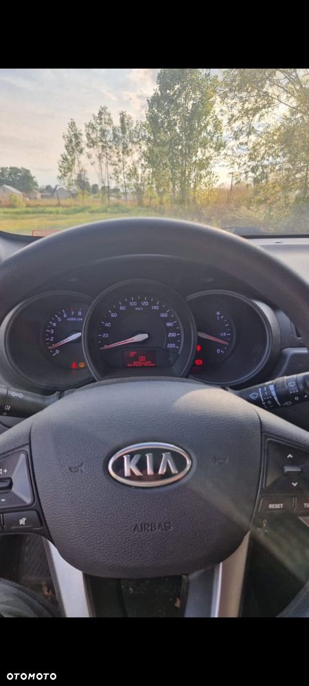 Kia Rio 1.4 M - 6