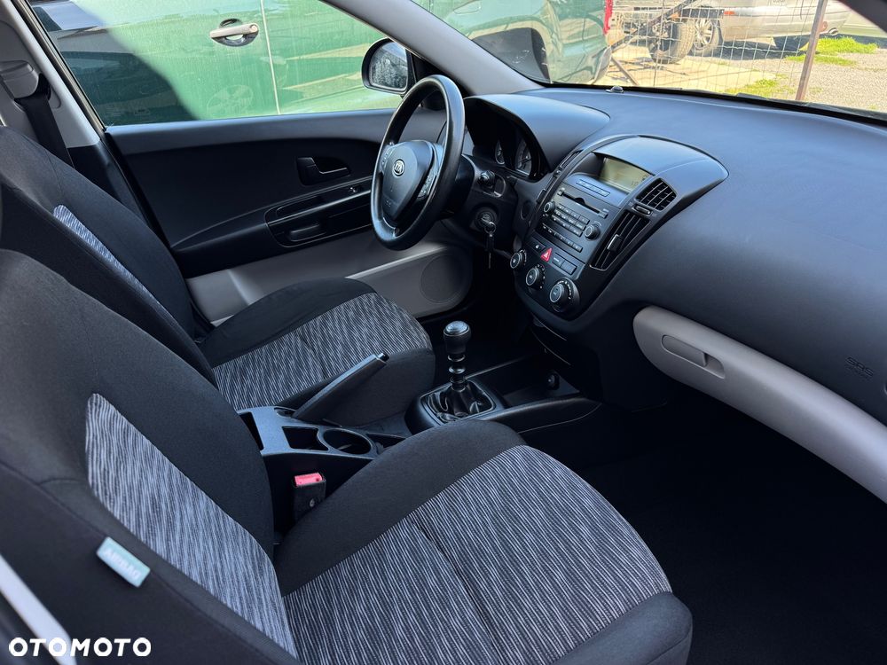 Kia Ceed 1.4 Comfort - 17