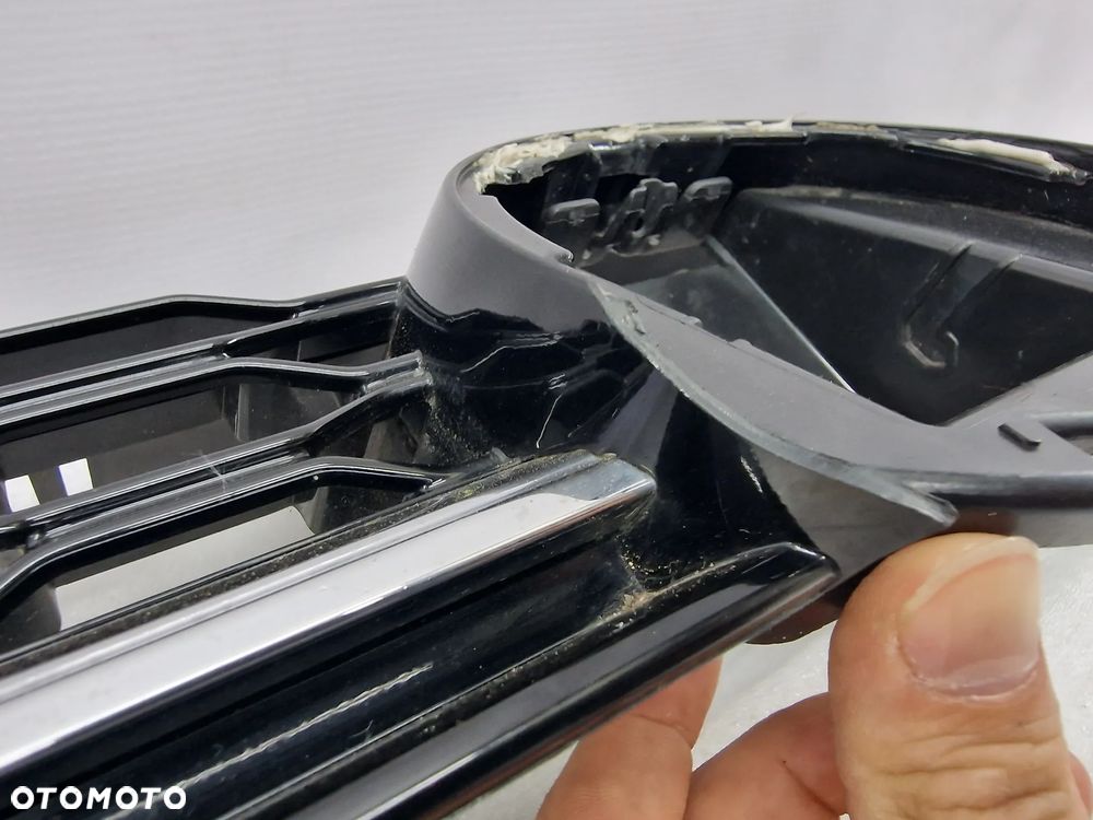 VW GOLF VII 7 LIFT GTI / R-LINE 16- ATRAPA / GRILL PRZEDNI PRZÓD , NR 5G0853653S , NR AUKCJI GR214 - 19