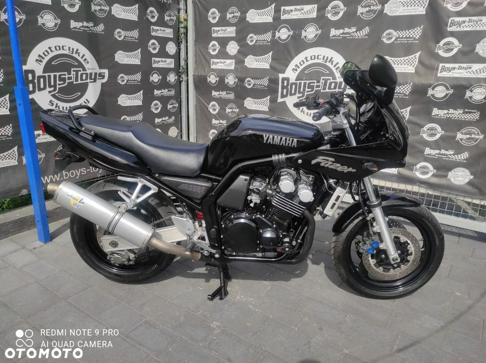 Yamaha FZS - 8