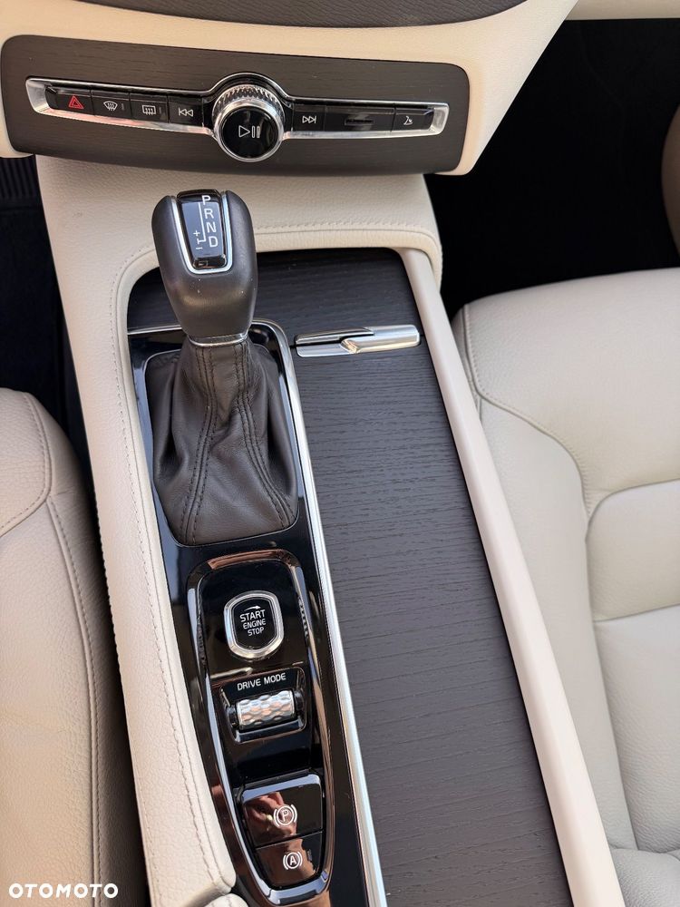 Volvo XC 90 T5 AWD Momentum 7os - 18