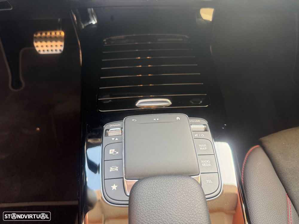 Mercedes-Benz A 250 e AMG Line - 26