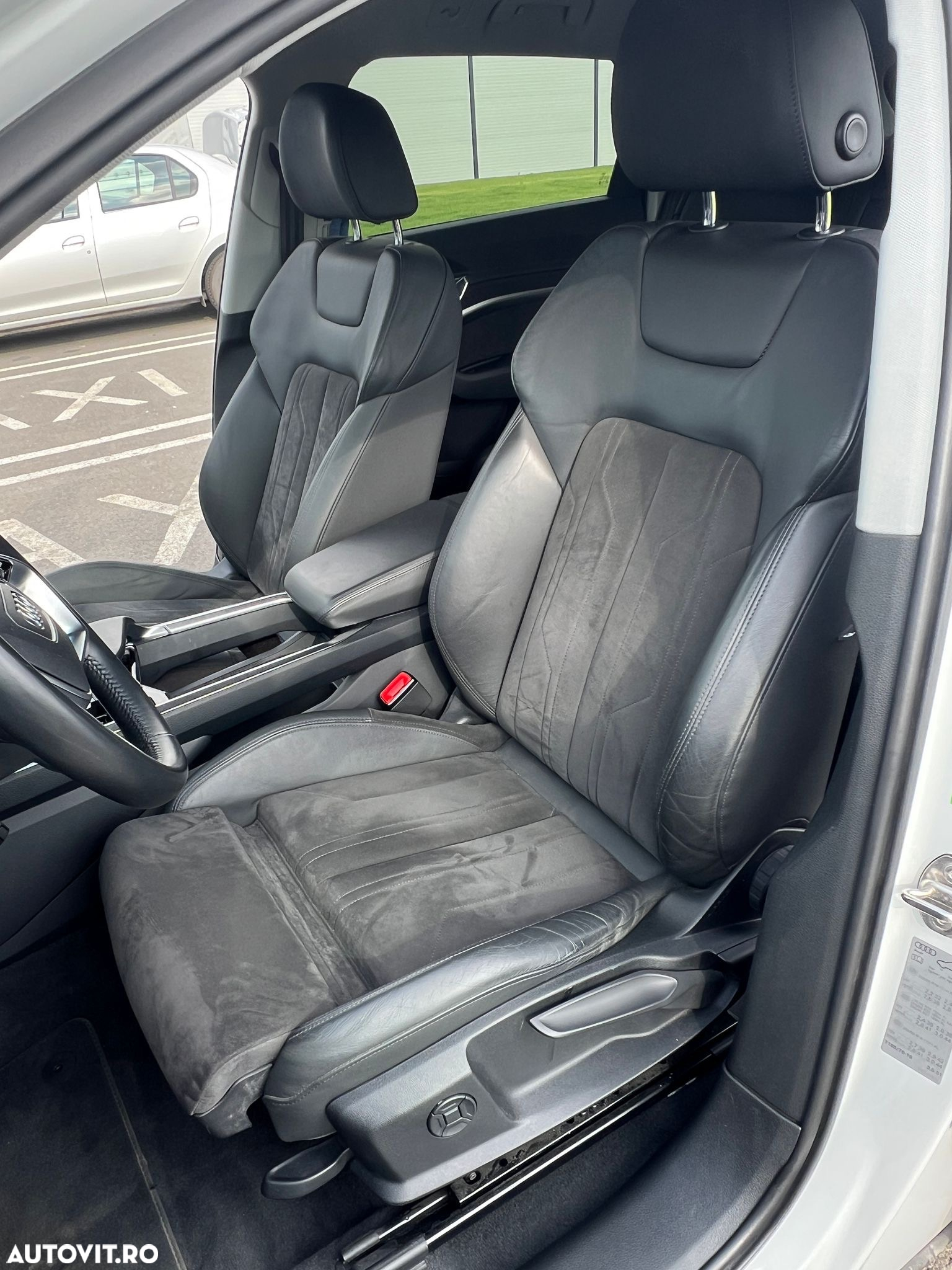 Audi e-tron quattro S - 16