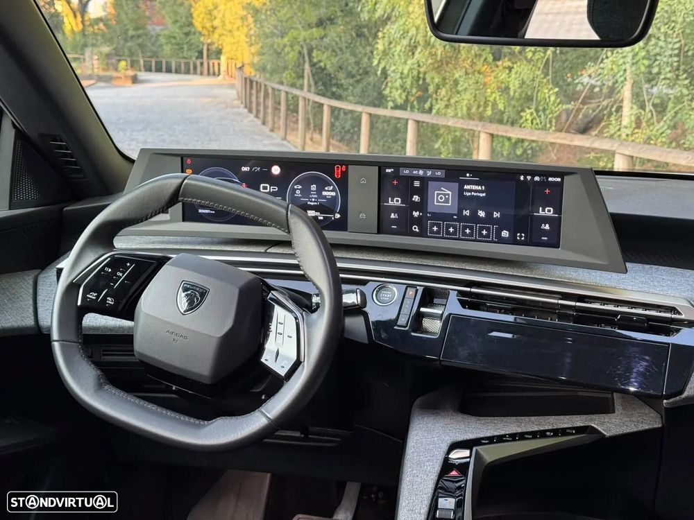Peugeot 3008 1.2 Hybrid Allure e-DCS6 — fotografia 19