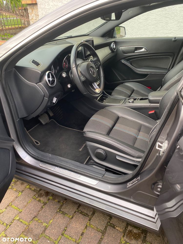 Mercedes-Benz CLA 220 (CDI) d 4Matic 7G-DCT Urban - 12