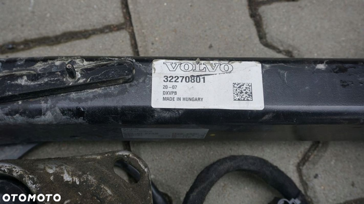 VOLVO XC40 - ORYGINALNY HAK HOLOWNICZY - 2