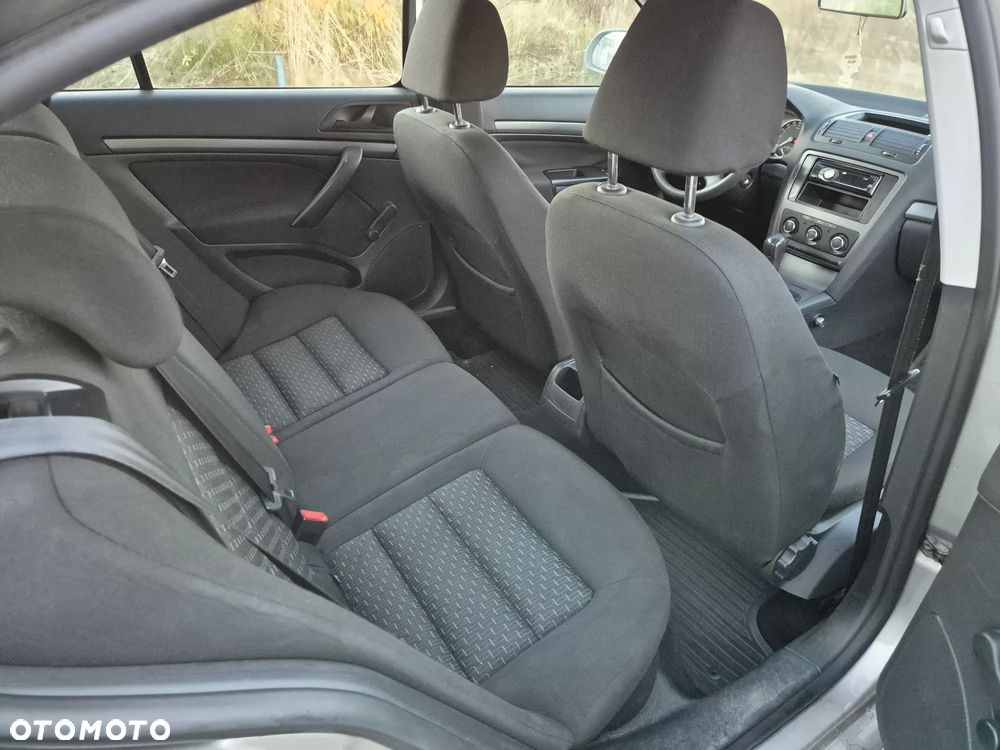 Skoda Octavia 1.4 - 8