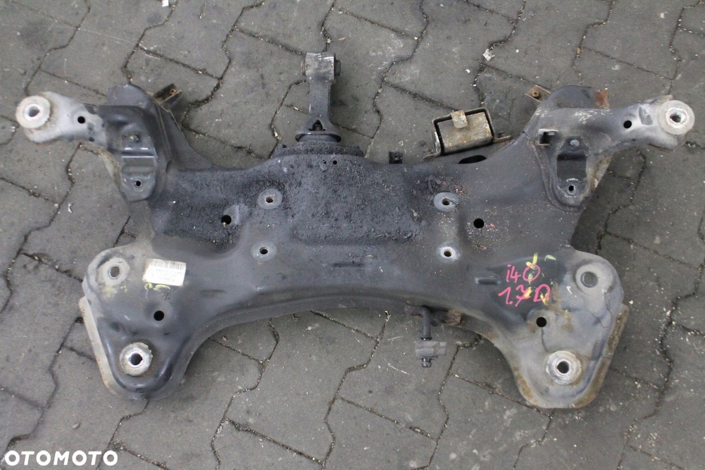 SANKI WÓZEK KOŁYSKA PRZÓD HYUNDAI I40 11-19 - 1