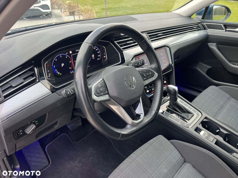 Volkswagen Passat 2.0 TDI SCR DSG Comfortline - 10
