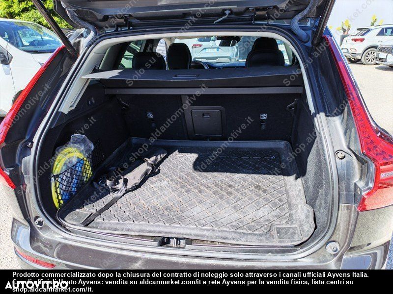 Volvo XC 60 T8 Twin Engine AWD Momentum - 8