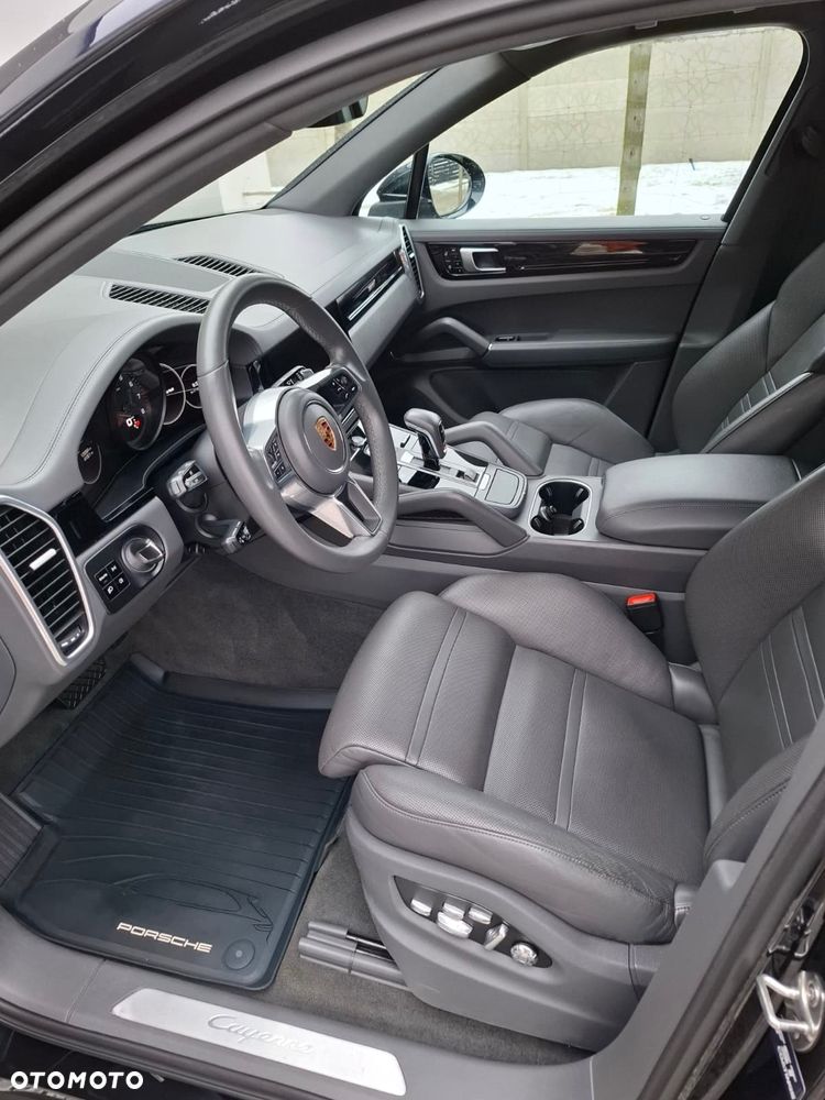 Porsche Cayenne - 8