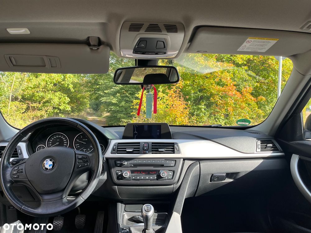 BMW Seria 3 - 16