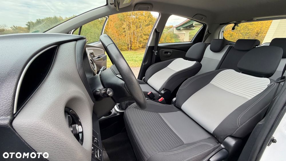 Toyota Yaris - 10