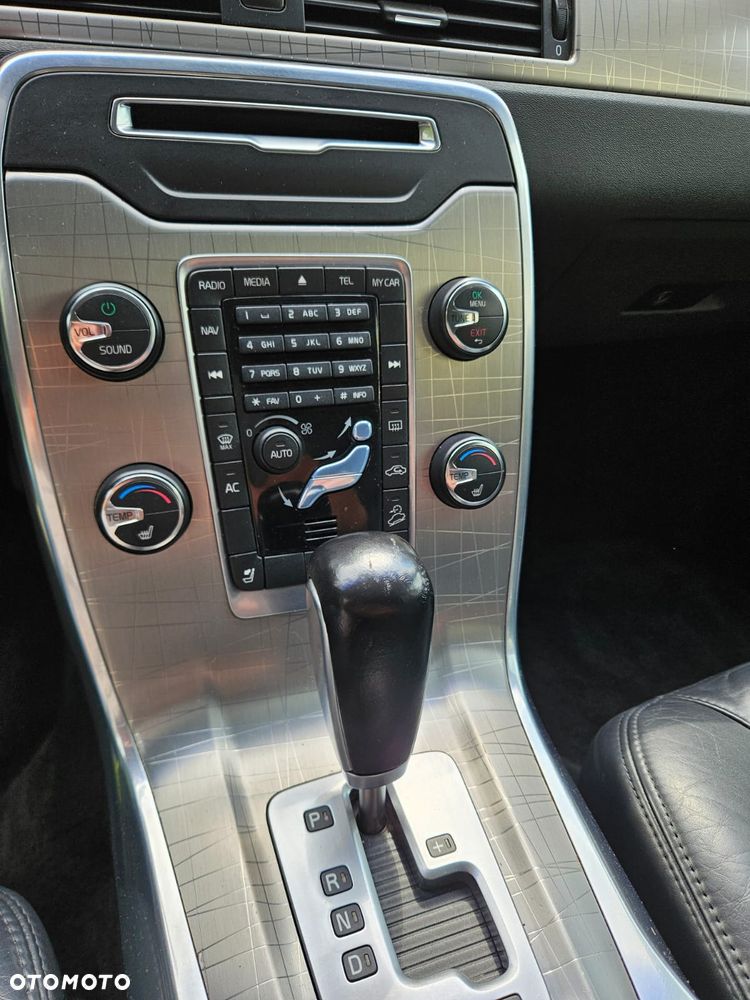 Volvo XC 70 2.4D AWD Summum - 20