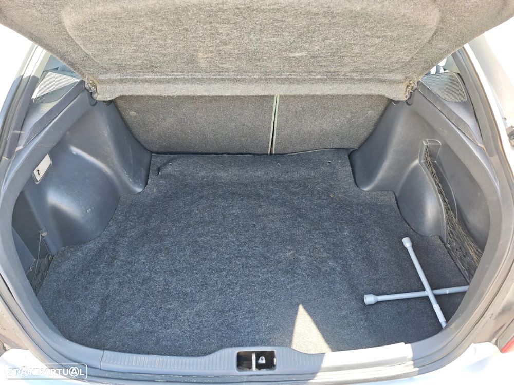 Toyota Corolla L/B 1.4 Base - 6