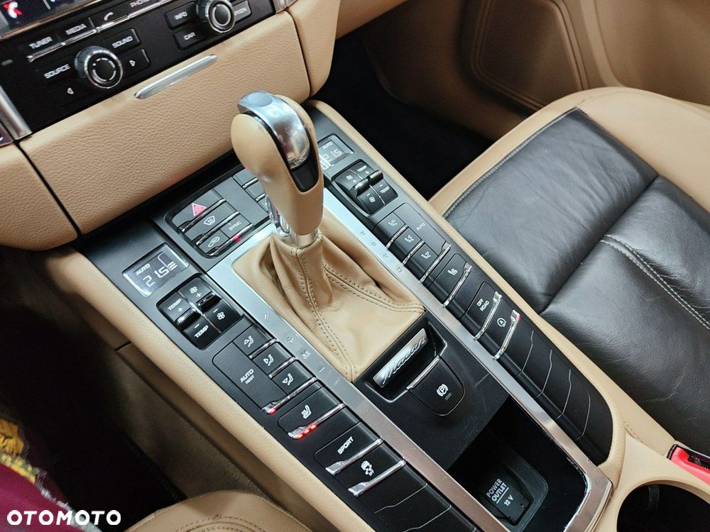 Porsche Macan S - 24