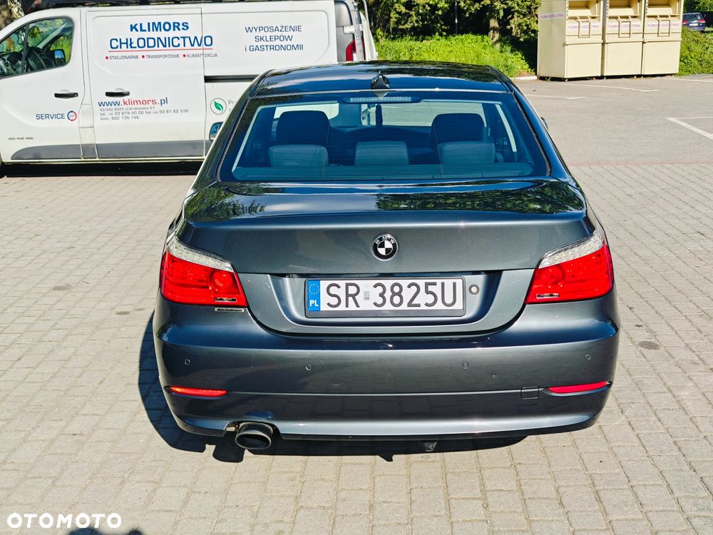 BMW Seria 5 520i - 11