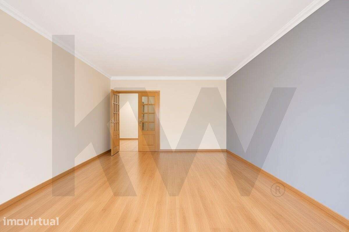 T3 com Garagem, 2 Marquises e Suite | 112 m2 | Camarate - Grande imagem: 2/26