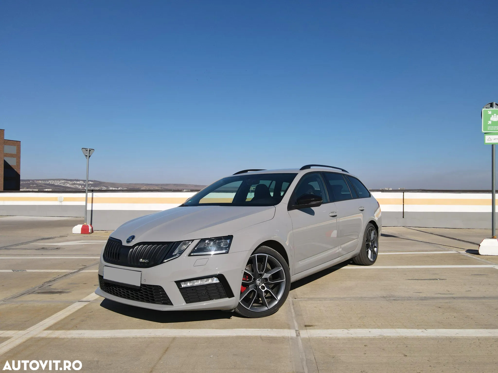Skoda Octavia Combi 2.0 TDI 4x4 DSG RS - 2