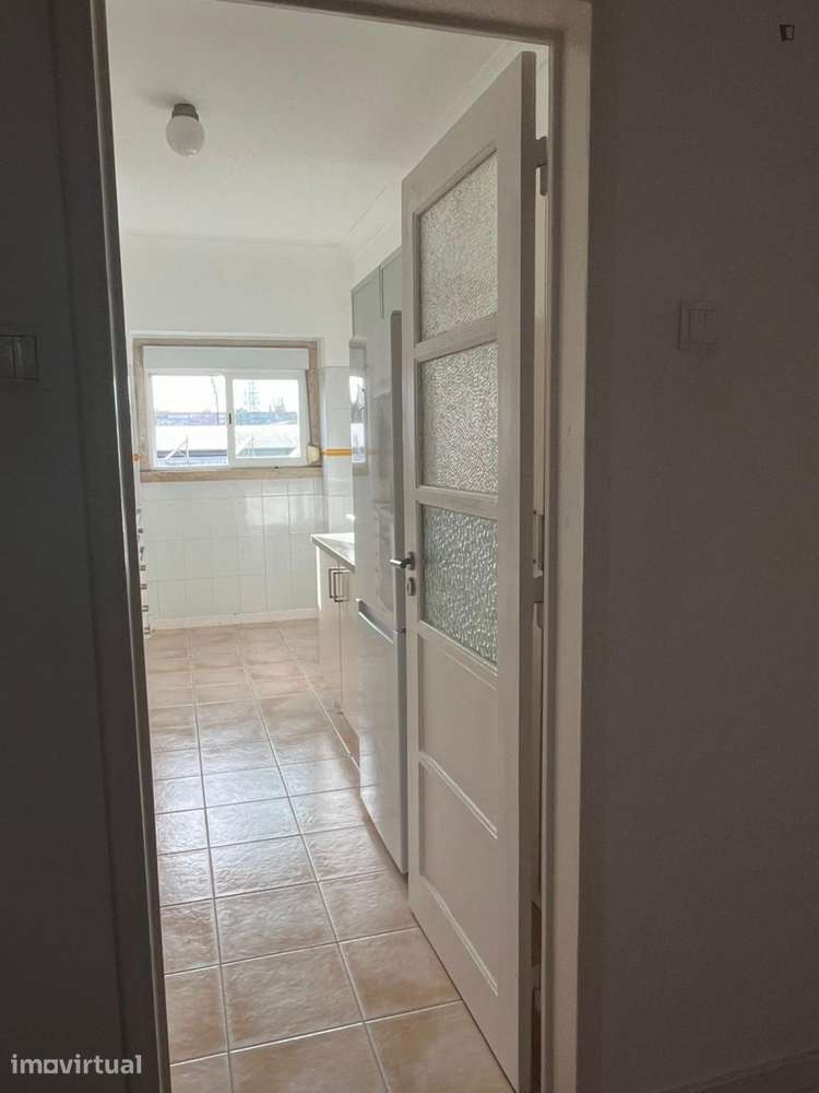 Quarto - localizado em Alvalade Lisbon - Grande imagem: 5/15