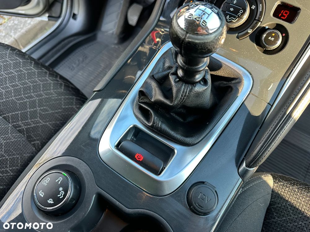 Peugeot 3008 BlueHDi 120 Stop & Start Business-Line - 23