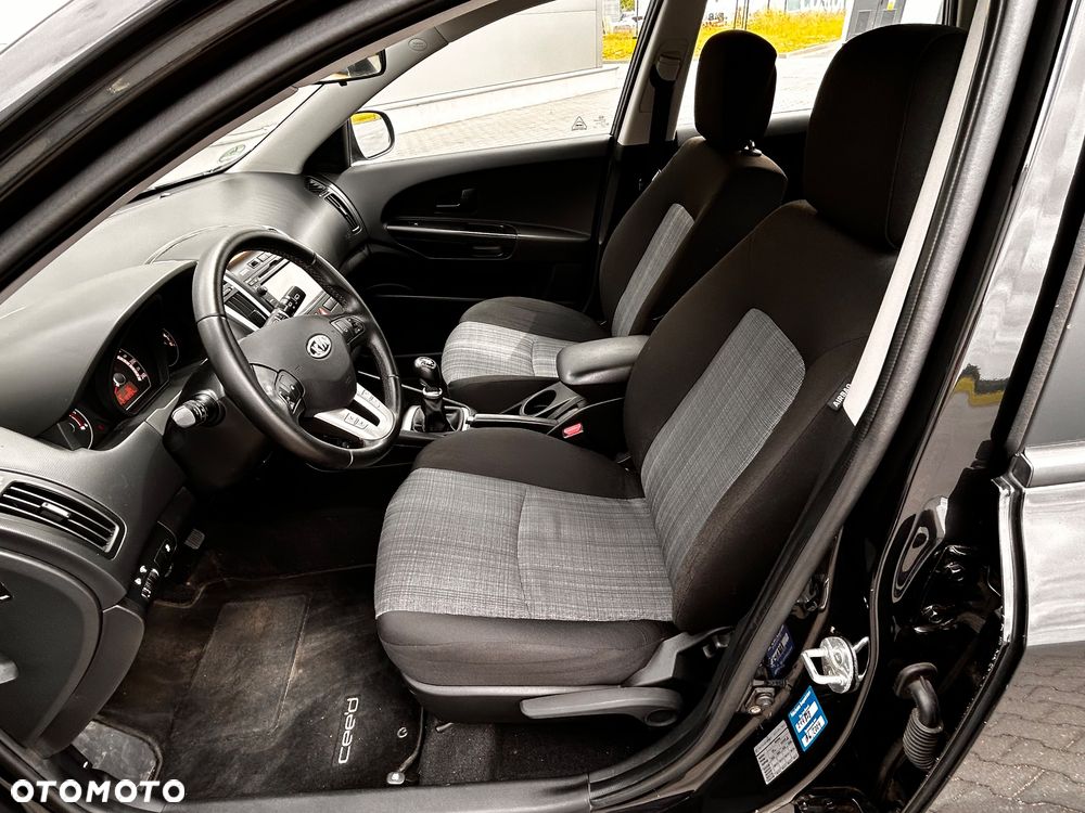 Kia Ceed 1.6 CRDi 115 Spirit - 25