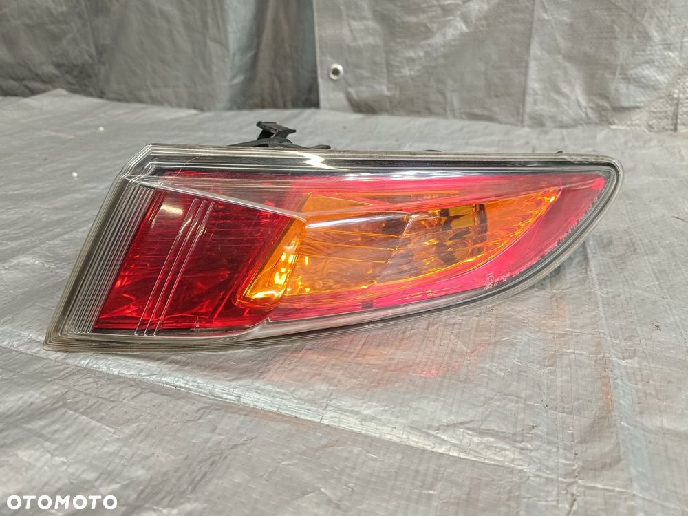 LAMPA TYLNA PRAWA HONDA CIVIC VIII 8 05- 33501