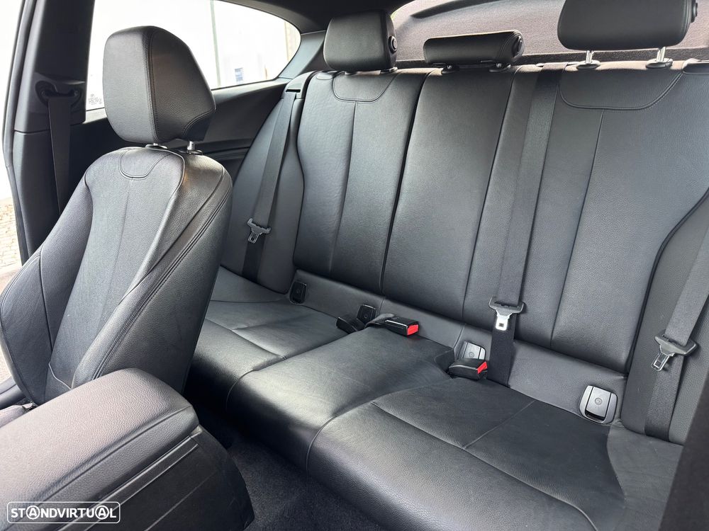 BMW 118 dA Pack M - 10