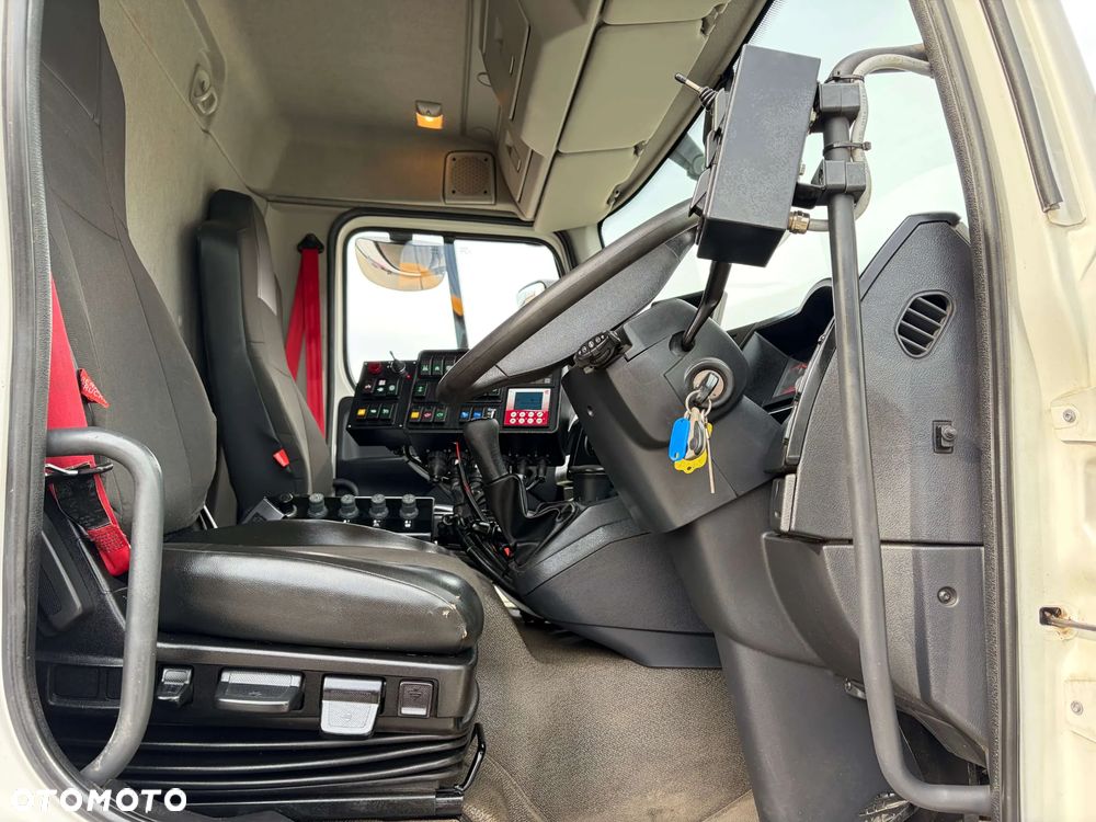 Renault D 12 zamiatarka - 27