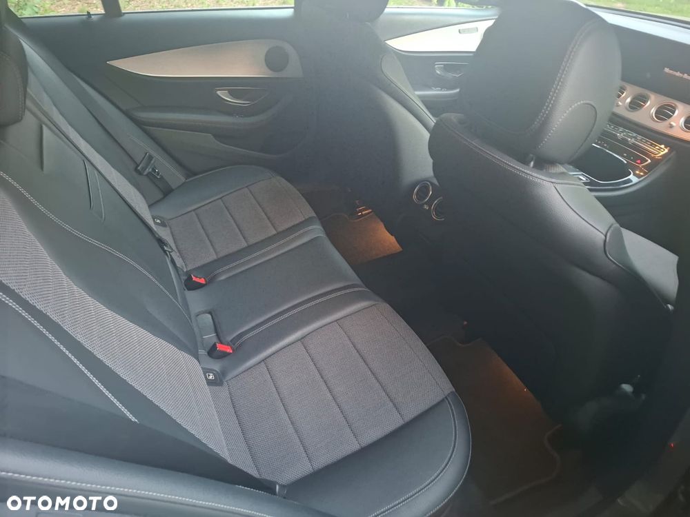 Mercedes-Benz Klasa E 200 d 9G-TRONIC - 9