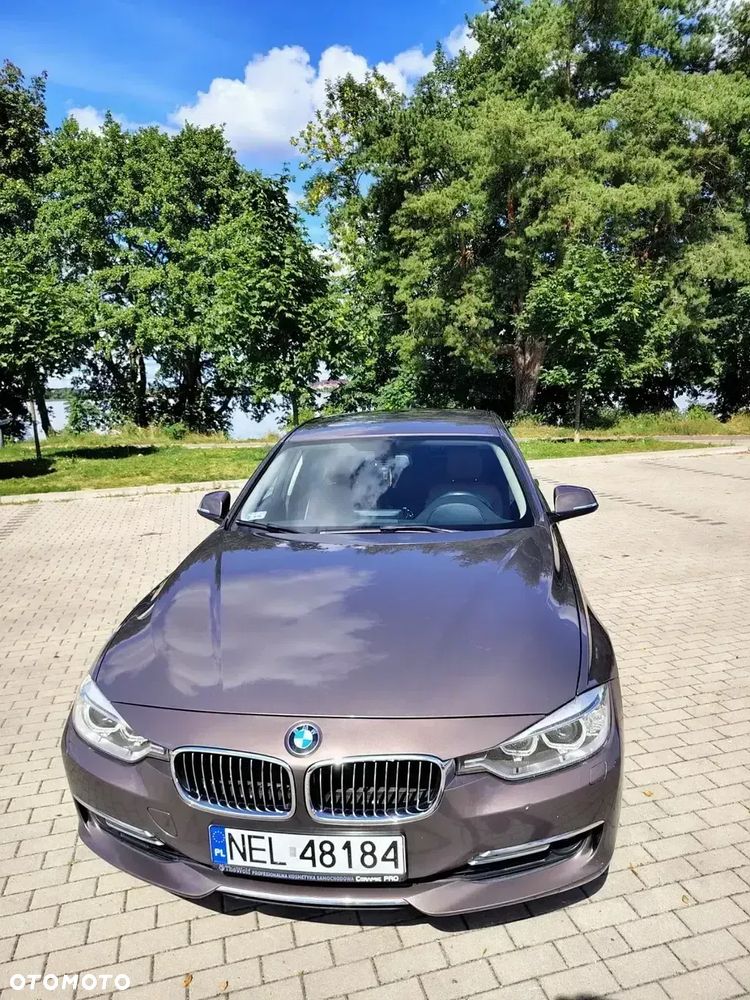 BMW Seria 3 320i Luxury Line - 2