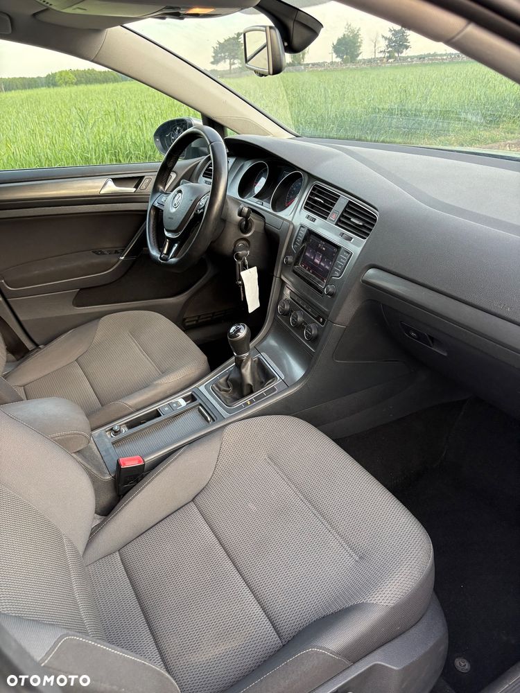 Volkswagen Golf - 17