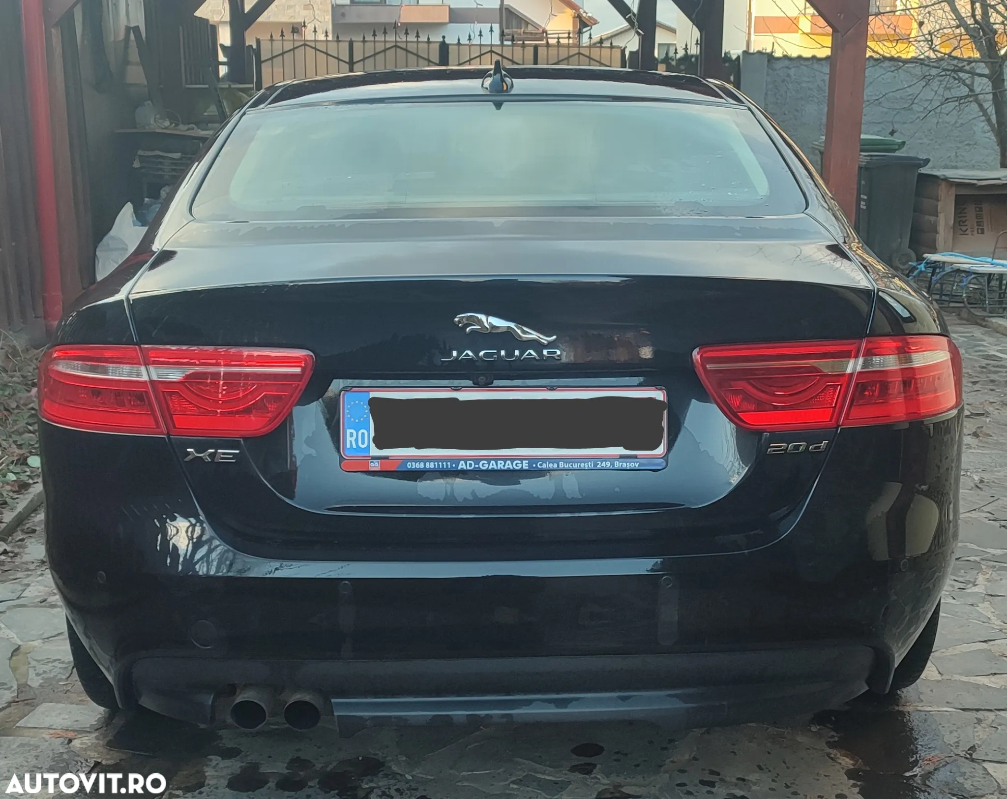 Jaguar XE 2.0 Prestige - 14