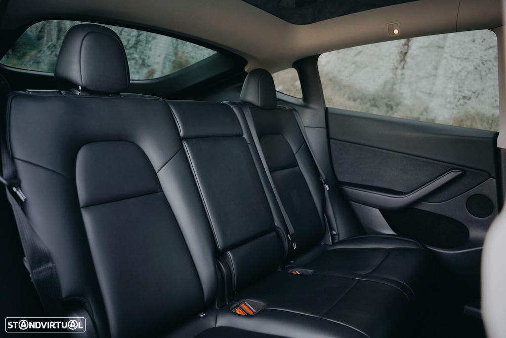 Tesla Model Y Long Range Dual Motor AWD - 22