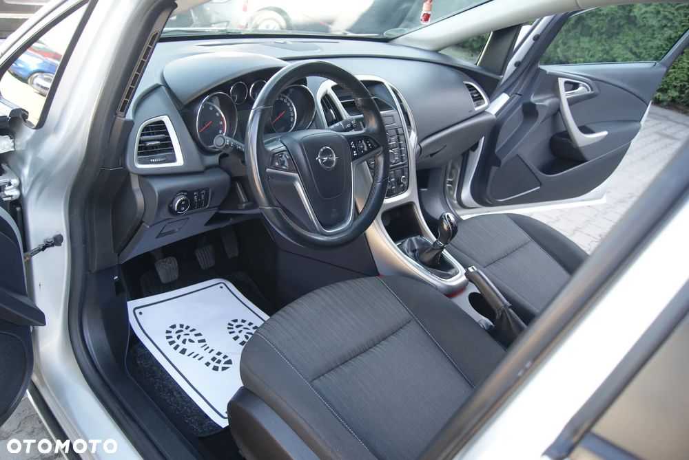 Opel Astra 1.4 ecoFLEX Cosmo - 23