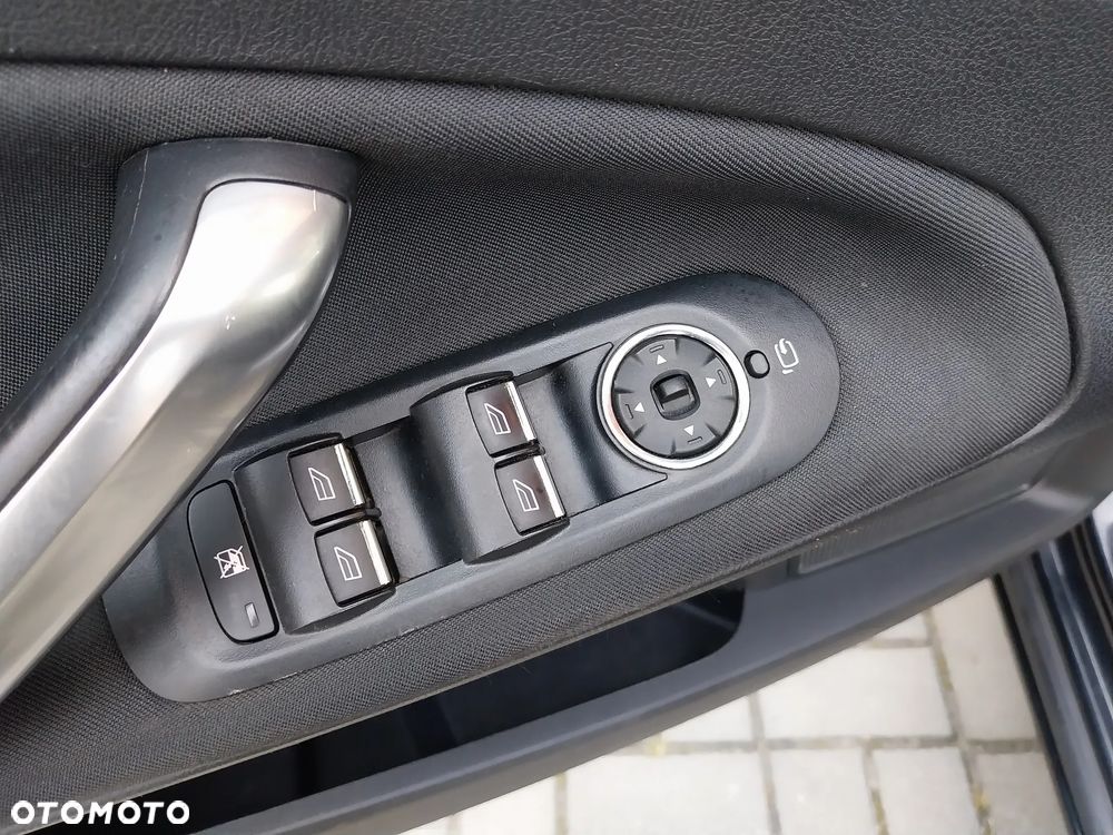 Ford Mondeo 2.0 Trend X - 17
