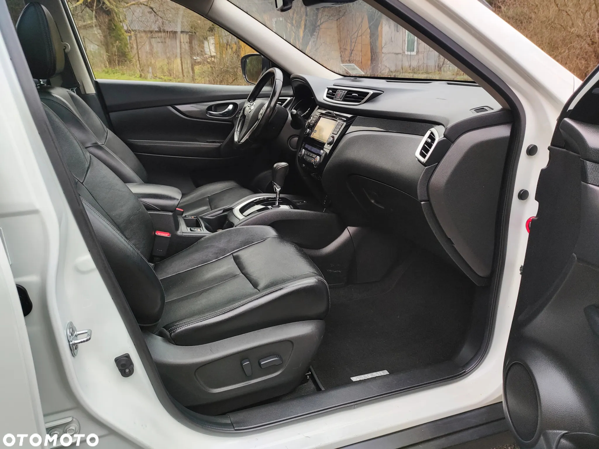 Nissan X-Trail 1.6 DCi Tekna 2WD Xtronic 7os - 32