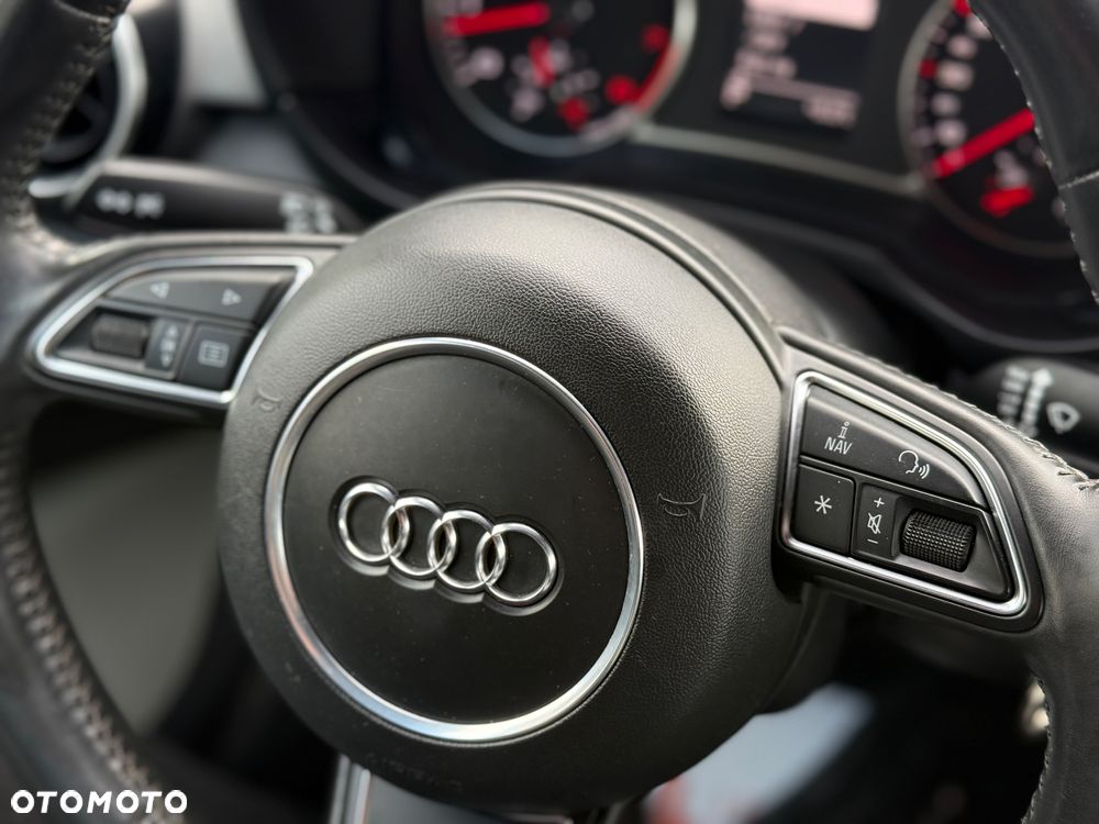 Audi A1 Sportback 1.4 TFSI S tronic S line Sportpaket - 22