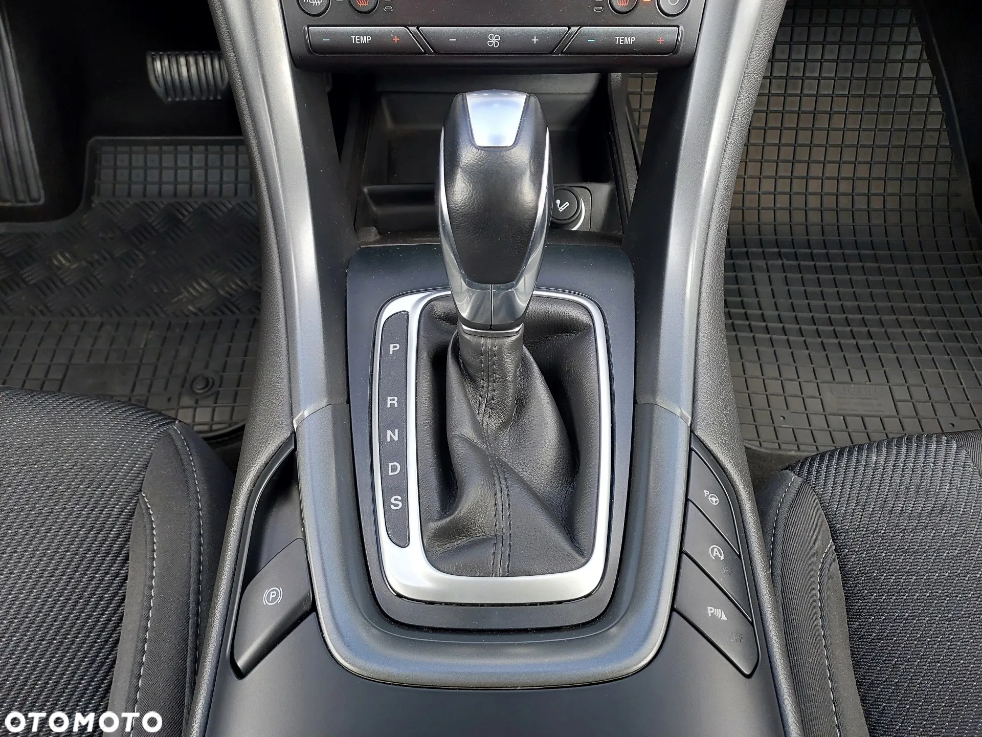 Ford Mondeo 2.0 TDCi Start-Stopp PowerShift-Aut Titanium - 33