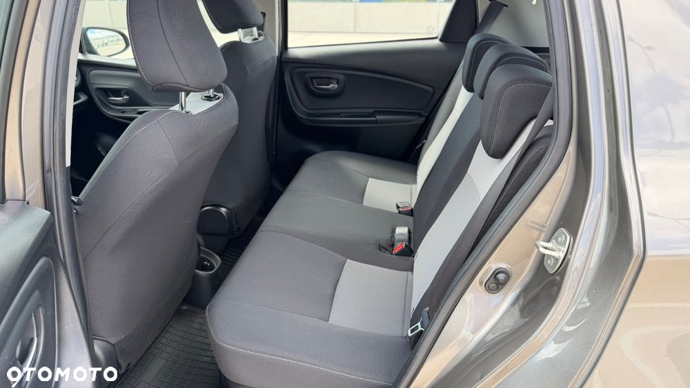 Toyota Yaris Hybrid 100 Premium - 14