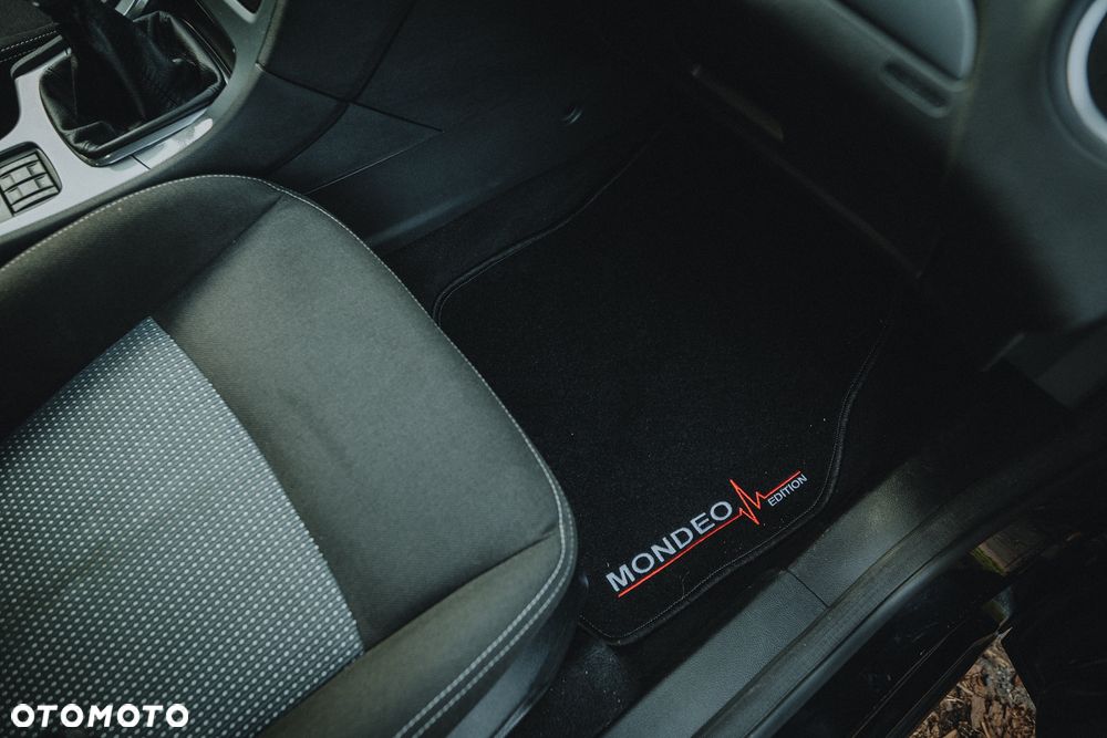 Ford Mondeo - 26