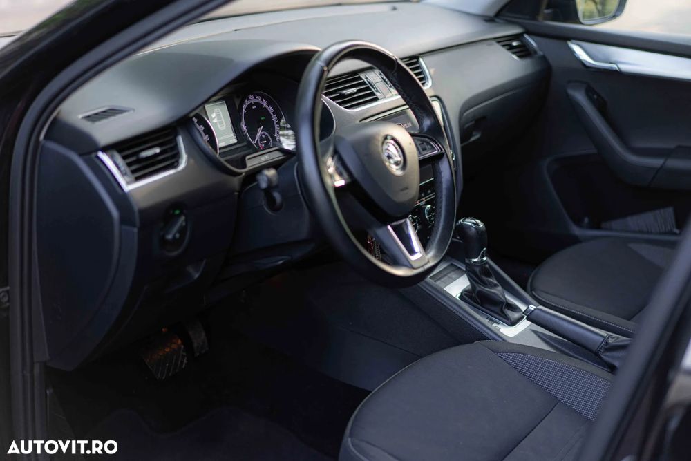 Skoda Octavia 1.6 TDI DSG Ambition - 11