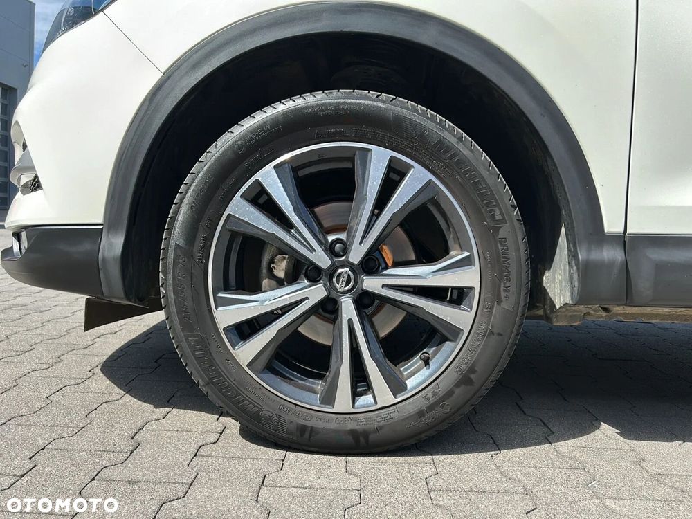 Nissan Qashqai 1.3 DIG-T N-Connecta EU6d - 36