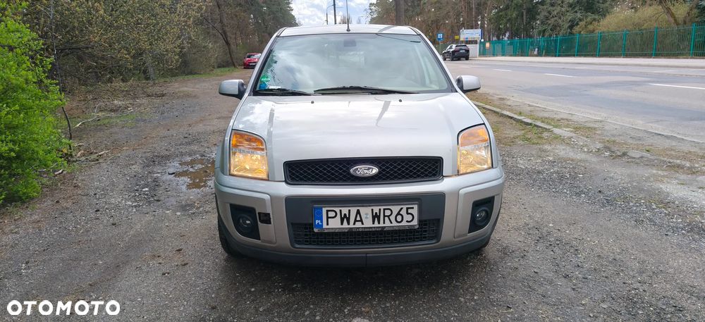 Ford Fusion 1.4 + - 10